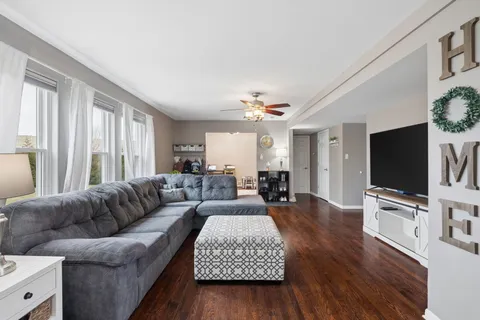 $400,000 | 2401 Red Oak Court, Plainfield, IL 60586