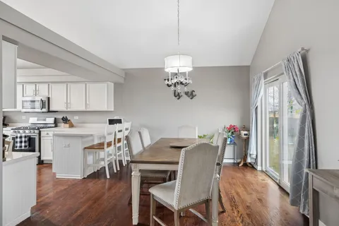 $400,000 | 2401 Red Oak Court, Plainfield, IL 60586