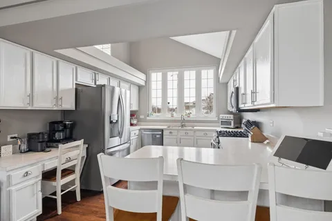 $400,000 | 2401 Red Oak Court, Plainfield, IL 60586