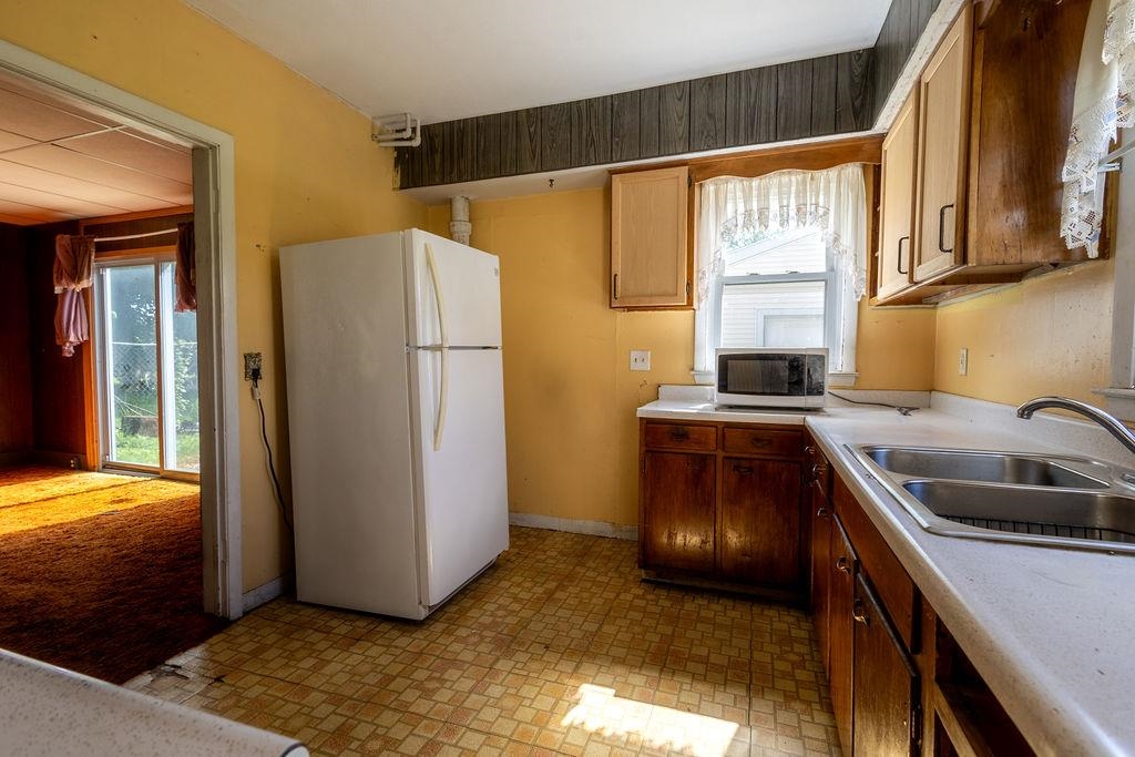 2017 South Nelson Beloit, WI 53511 - Photo 7 of 19