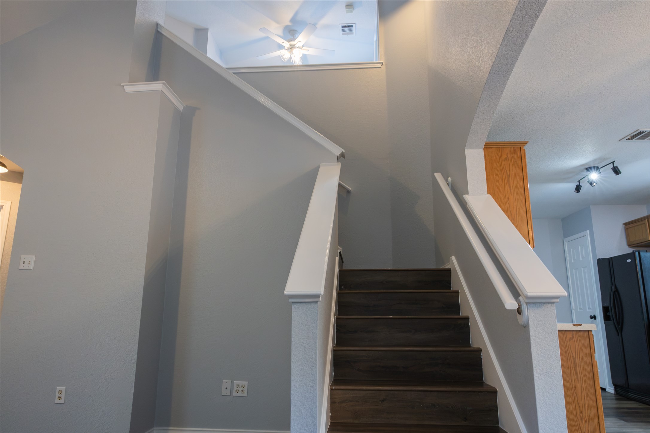 9212 Rowlands Sayle Road Austin, TX 78744 - Photo 28 of 35 Gallery Image 28