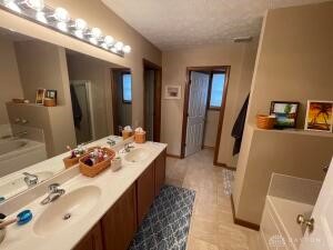 5760 West Ridgewood Road Springfield, OH 45503 - Photo 32 of 49