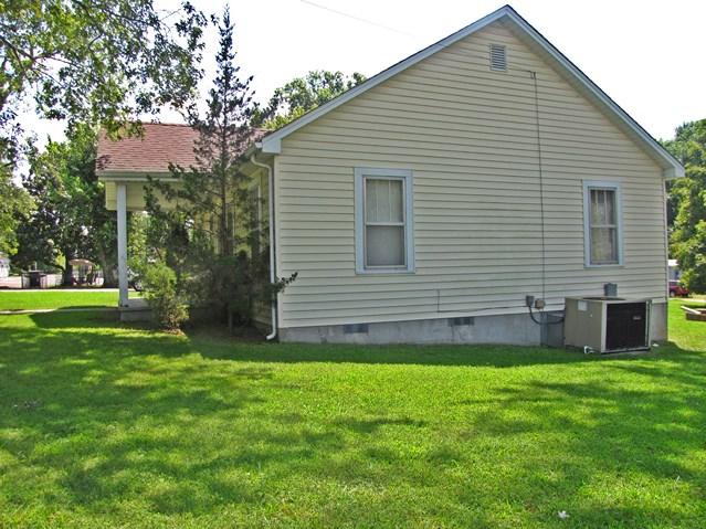 325 Vernon Street Decatur, TN 37322 - Photo 7 of 29 1251 (Copy)