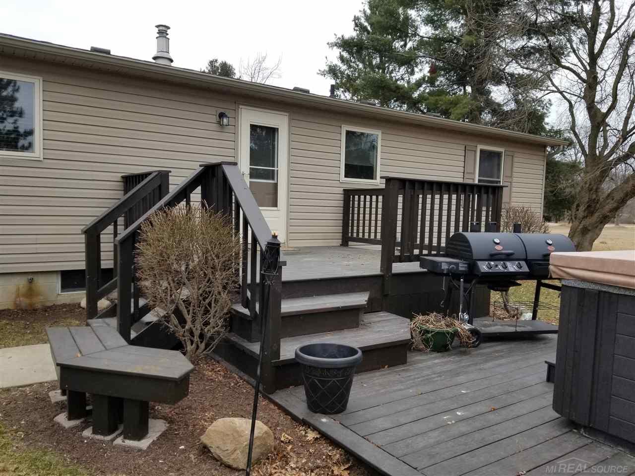 7100 Townsend Road Lexington, MI 48450 - Photo 24 of 29 back deck