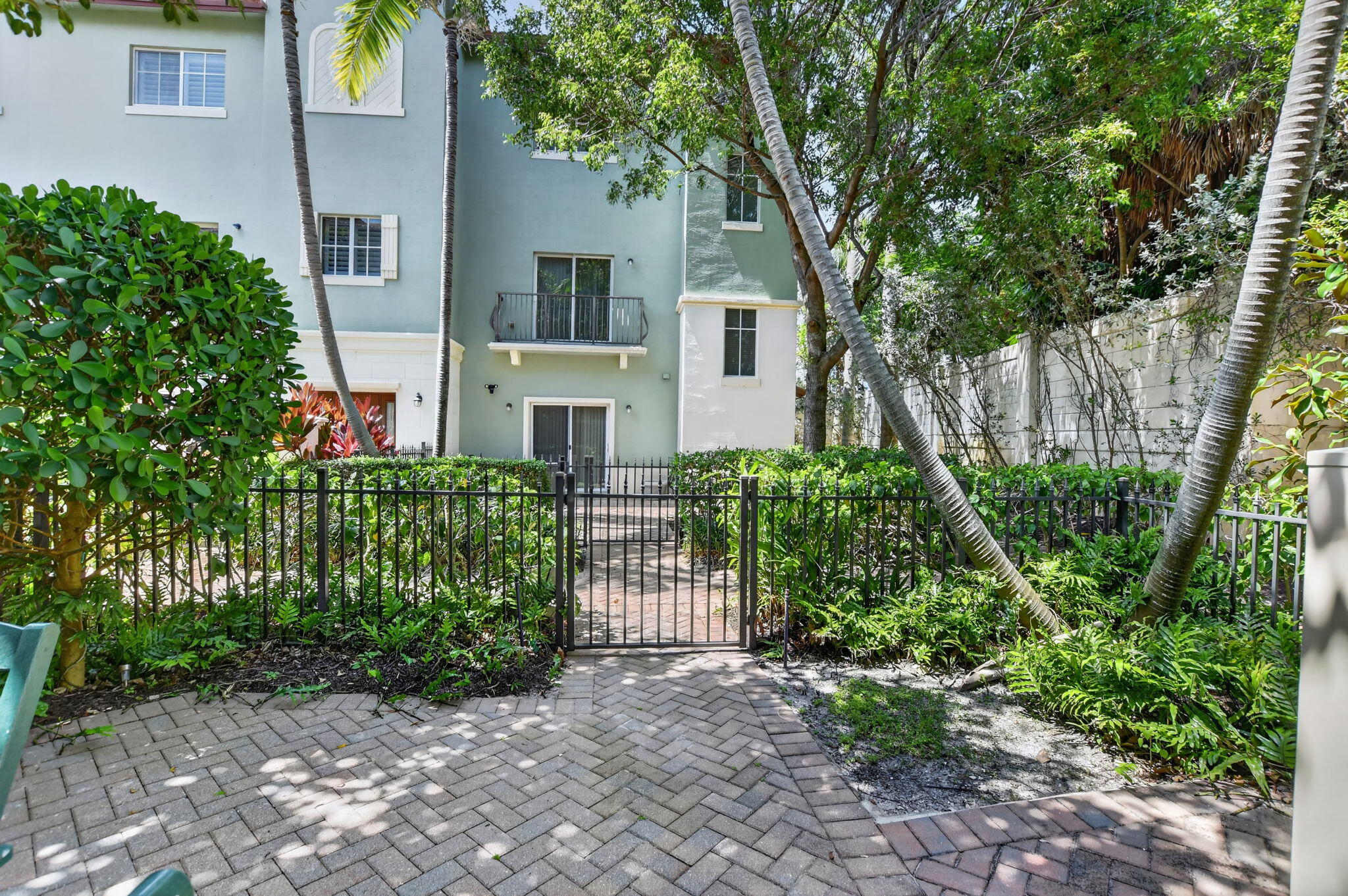 27 Northwest Hawthorne Place Boca Raton, FL 33432 - Photo 45 of 52 7-web-or-mls-DSC_0889