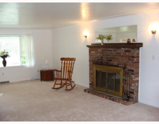 792 Central School Road Perryopolis, PA 15473 - Photo 4 of 18 Living Room.