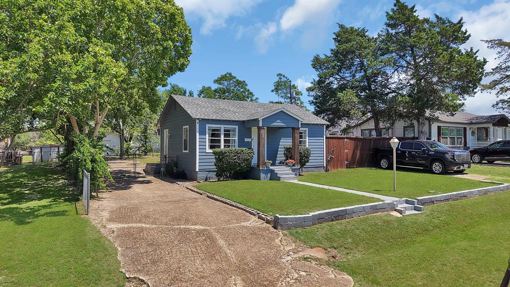331 West Vinyard Road Duncanville, TX 75137 - Photo 2 of 24