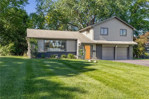 $449,900 | 100 Hibiscus Drive, Brighton, NY 14618