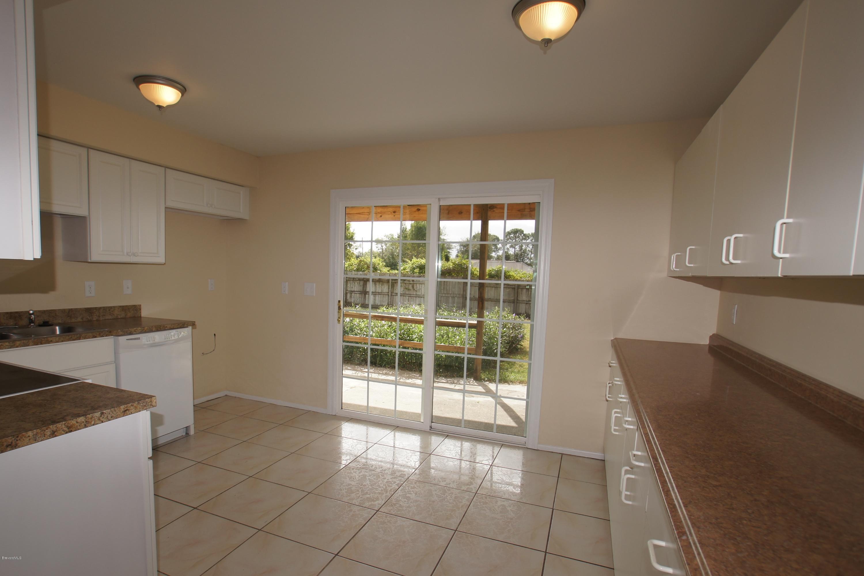 6337 Hudson Road Cocoa, FL 32927 - Photo 9 of 18 Kitchen