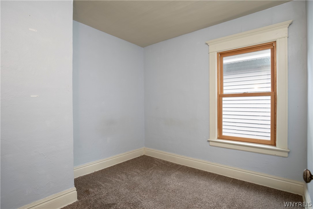 75 Inwood Place Buffalo, NY 14209 - Photo 22 of 36 Upper unit bedroom (prior to tenant move in )