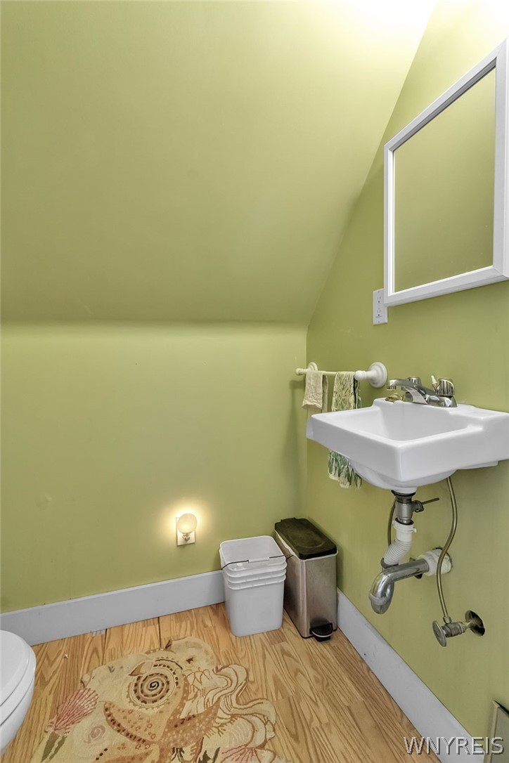 75 Inwood Place Buffalo, NY 14209 - Photo 27 of 36 1/2 bath on 3rd floor