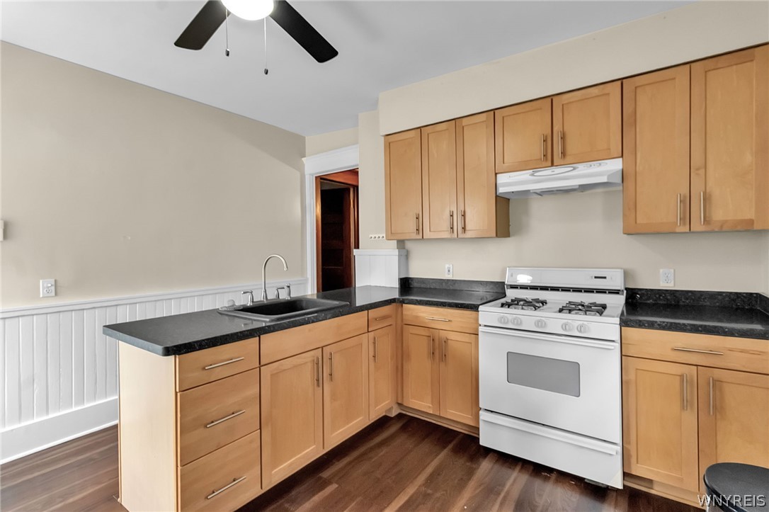 75 Inwood Place Buffalo, NY 14209 - Photo 7 of 36 lower unit kitchen