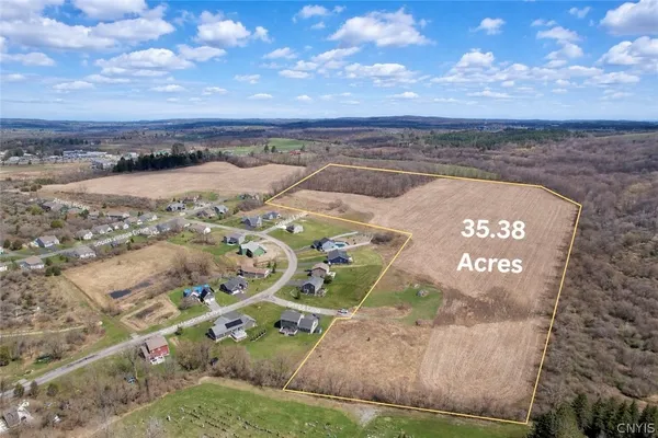 $750,000 | 4 Gregg Lane, Cazenovia, NY 13035