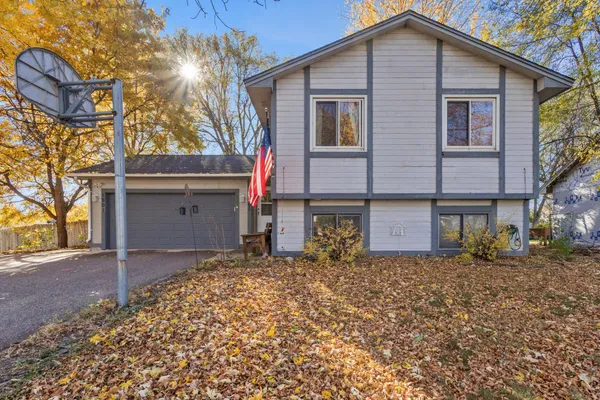 $295,000 | 1501 80th Avenue North, Brooklyn Park, MN 55444