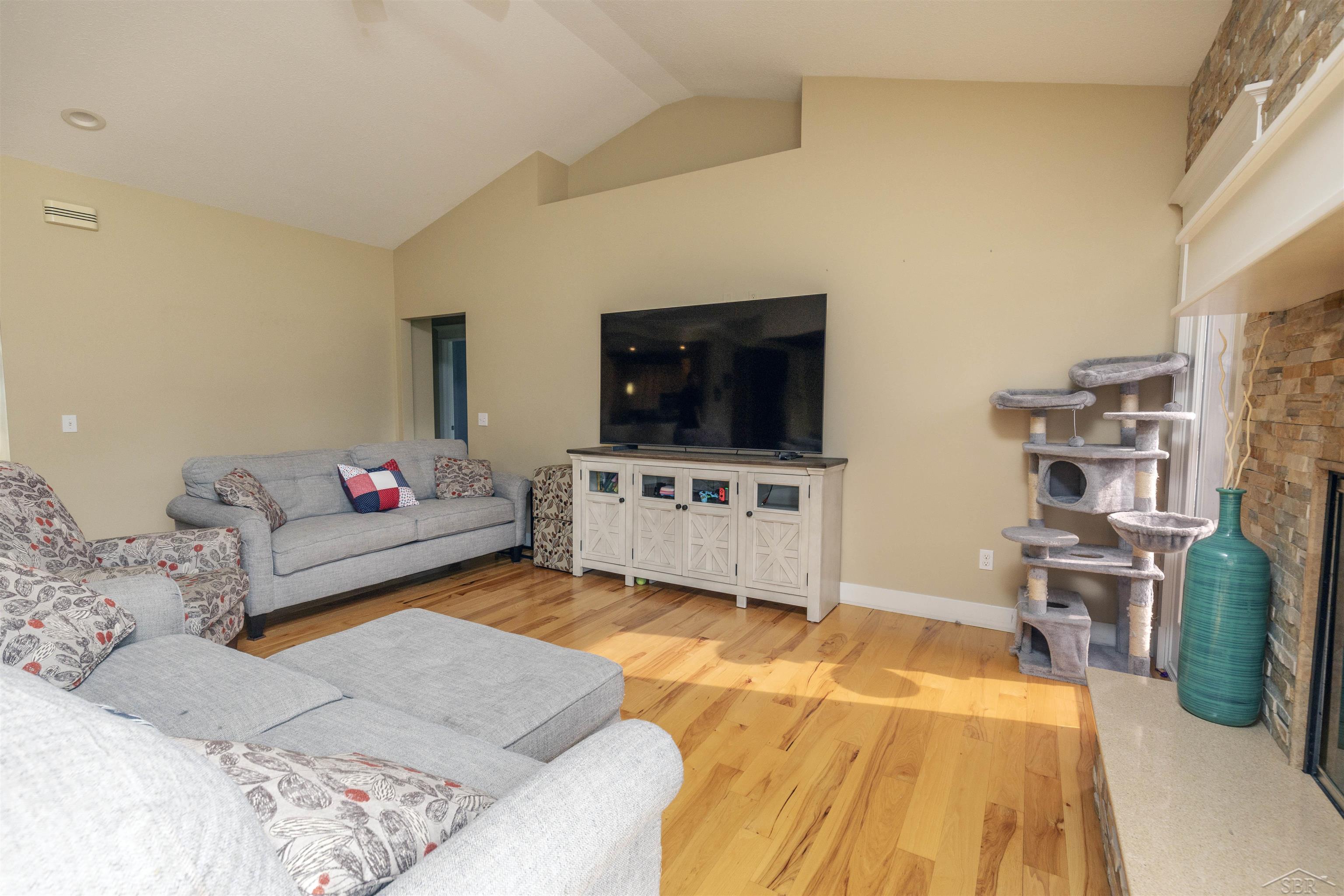 8295 Summer Ridge Court Freeland, MI 48623 - Photo 13 of 59 50152920-fe4029dc-37c5-4c11-8b88-7df132ce4837.JPG