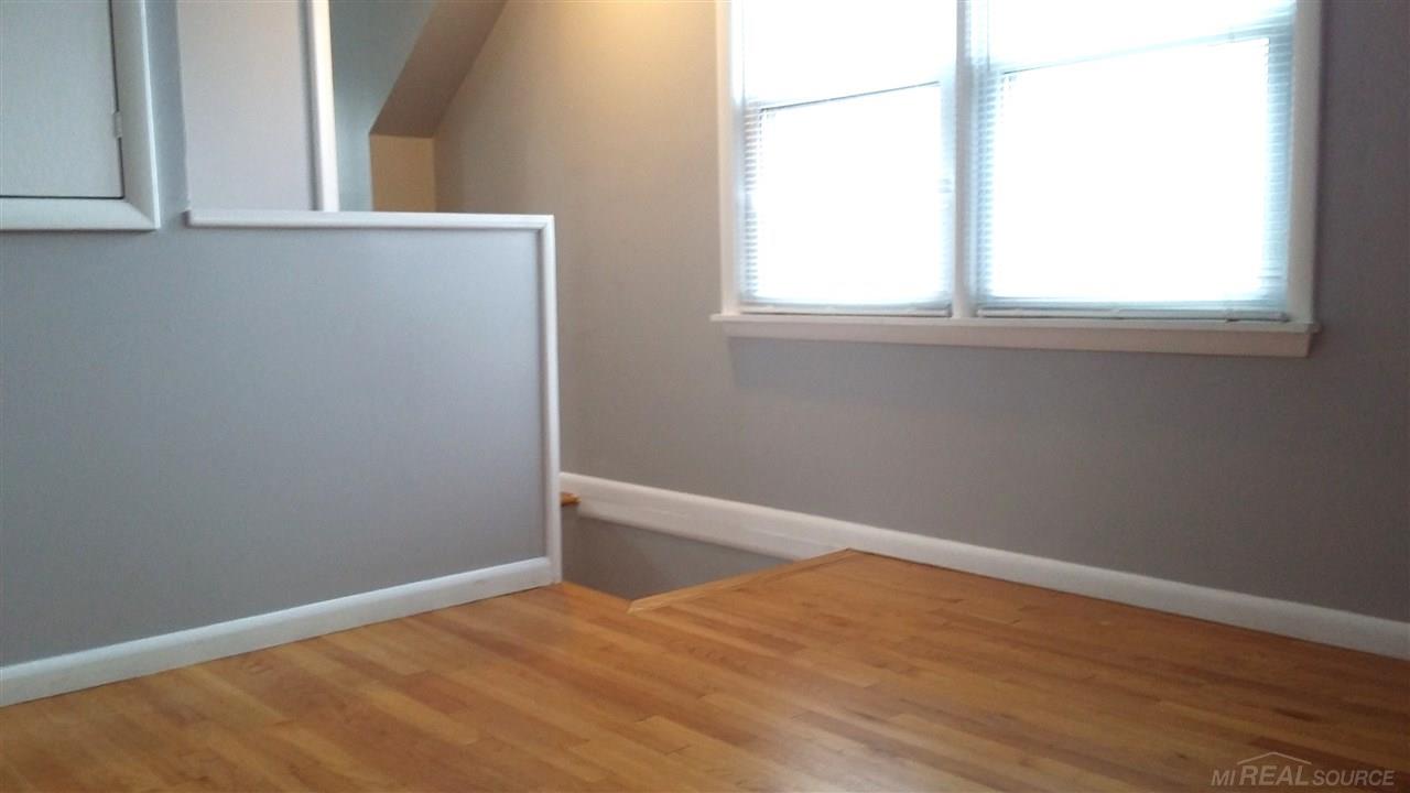 2057 Wiltshire Road Berkley, MI 48072 - Photo 22 of 36