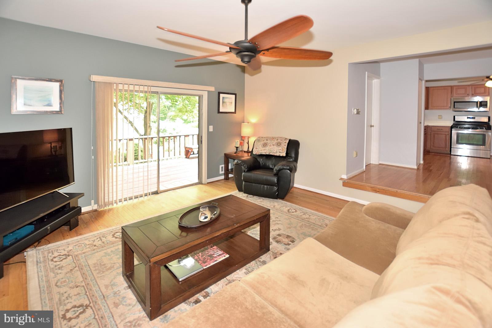 8008 West Point Drive Springfield, VA 22153 - Photo 12 of 30 Family Room