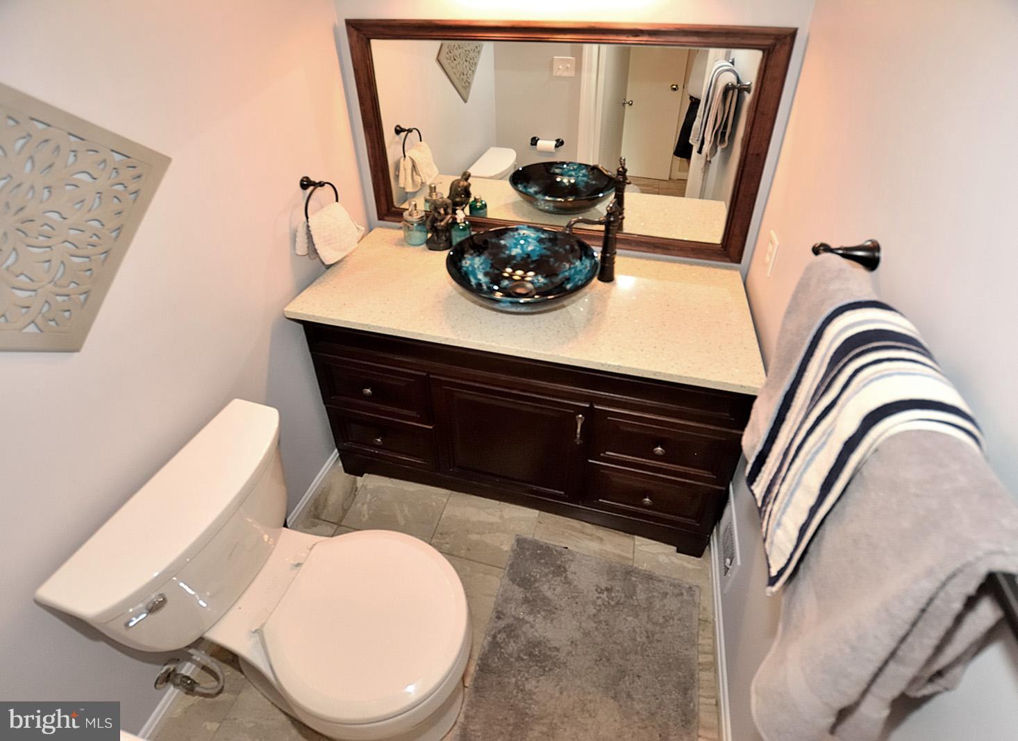 8008 West Point Drive Springfield, VA 22153 - Photo 16 of 30 Bath
