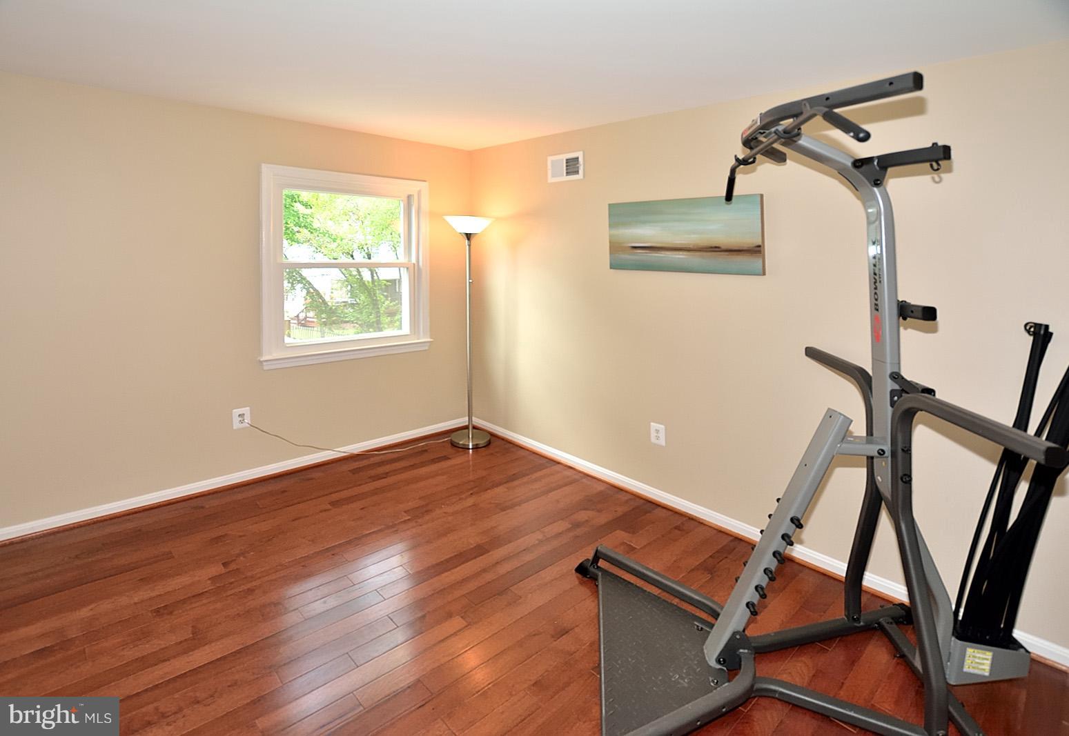 8008 West Point Drive Springfield, VA 22153 - Photo 22 of 30 Bedroom 4