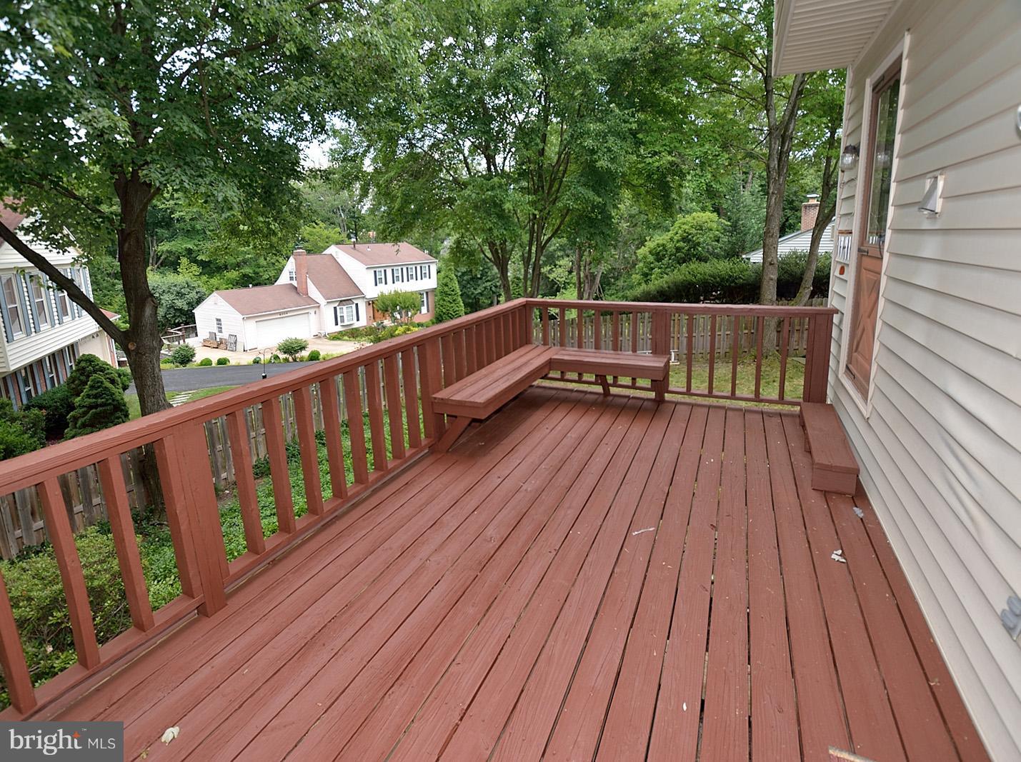 8008 West Point Drive Springfield, VA 22153 - Photo 28 of 30 Exterior (Rear)