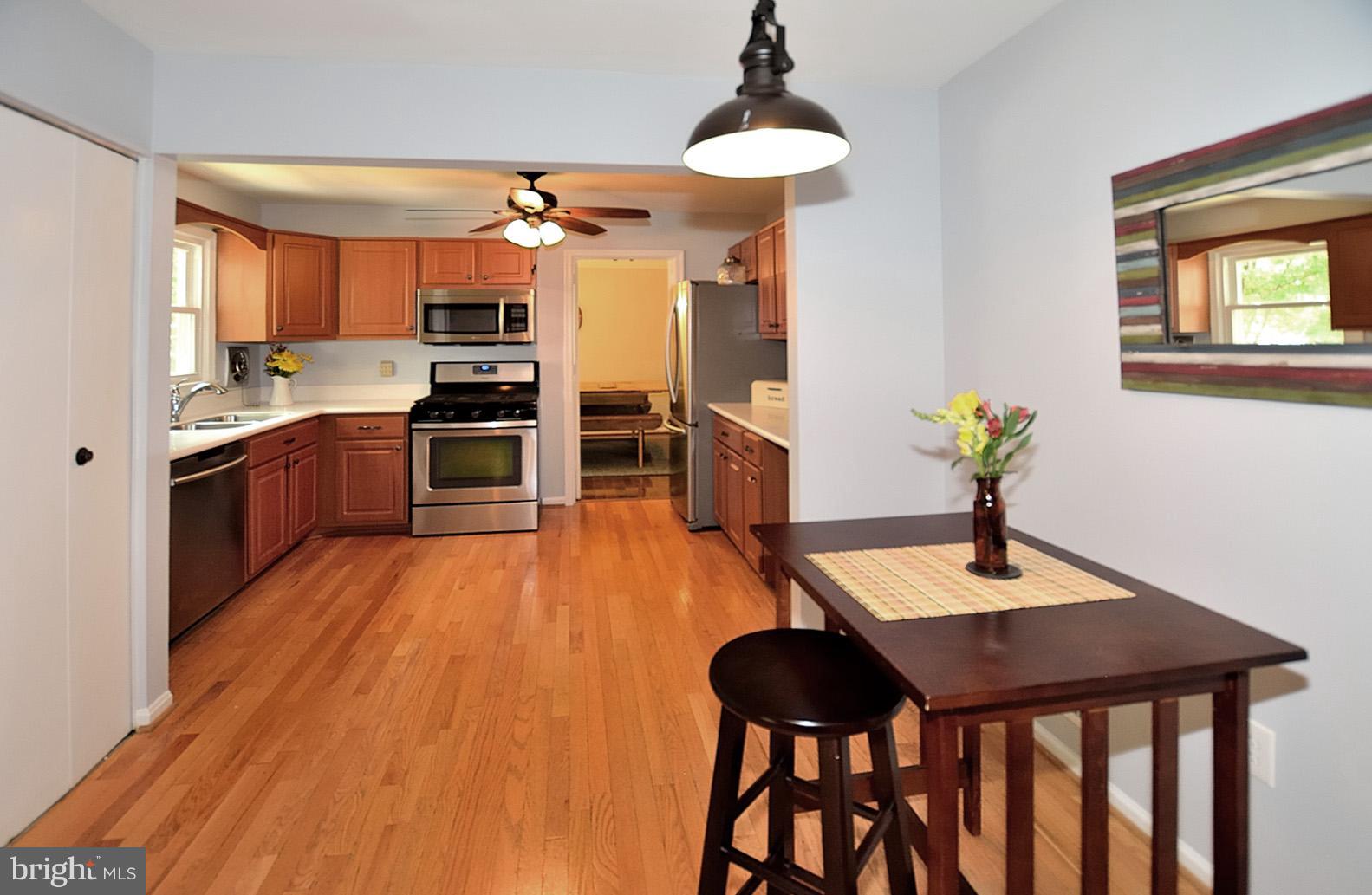 8008 West Point Drive Springfield, VA 22153 - Photo 7 of 30 Kitchen