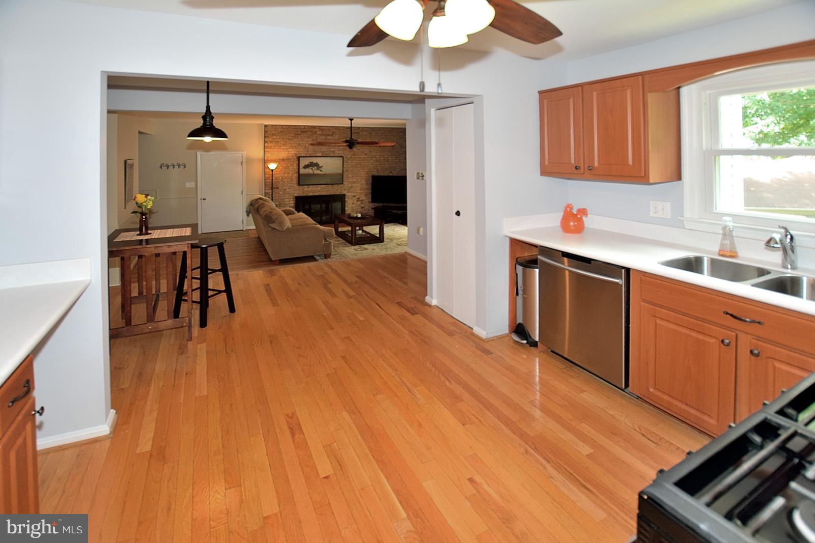 8008 West Point Drive Springfield, VA 22153 - Photo 8 of 30 Interior (General)