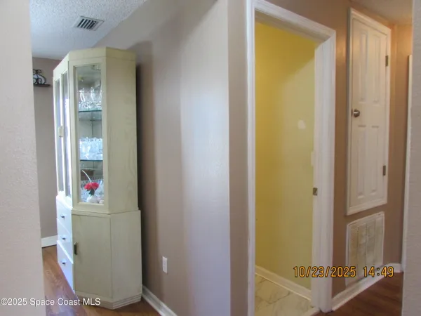 a view of hallway with a hallway