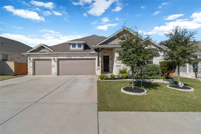 $2,850 | 116 Charles Zanco Drive, Bastrop, TX 78602