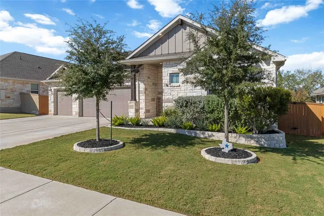 $2,850 | 116 Charles Zanco Drive, Bastrop, TX 78602