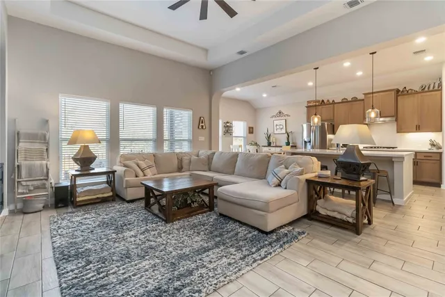 $2,850 | 116 Charles Zanco Drive, Bastrop, TX 78602