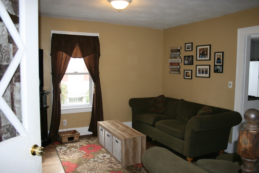 74 Forris Street West Springfield, MA 01089 - Photo 9 of 29 Gallery Image 9