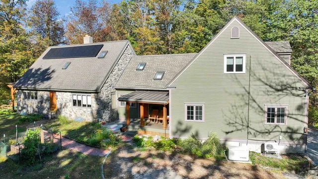 $985,000 | 6 Mottau Drive, Lyndeborough, NH 03082