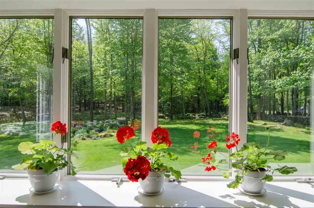 $985,000 | 6 Mottau Drive, Lyndeborough, NH 03082