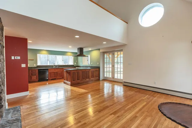 $985,000 | 6 Mottau Drive, Lyndeborough, NH 03082