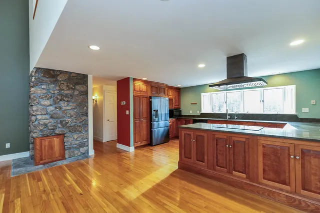 $985,000 | 6 Mottau Drive, Lyndeborough, NH 03082