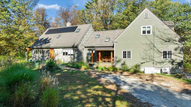 $985,000 | 6 Mottau Drive, Lyndeborough, NH 03082