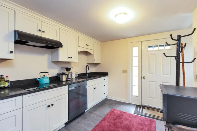 $985,000 | 6 Mottau Drive, Lyndeborough, NH 03082