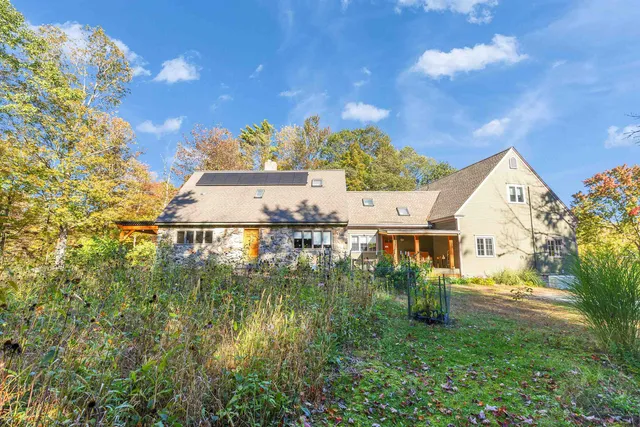 $985,000 | 6 Mottau Drive, Lyndeborough, NH 03082