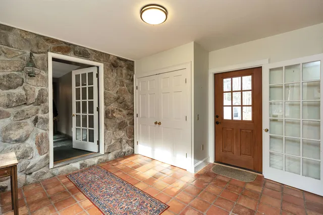 $985,000 | 6 Mottau Drive, Lyndeborough, NH 03082