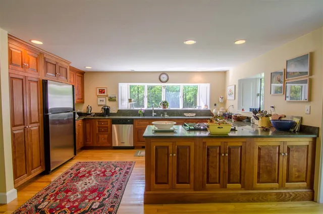 $985,000 | 6 Mottau Drive, Lyndeborough, NH 03082