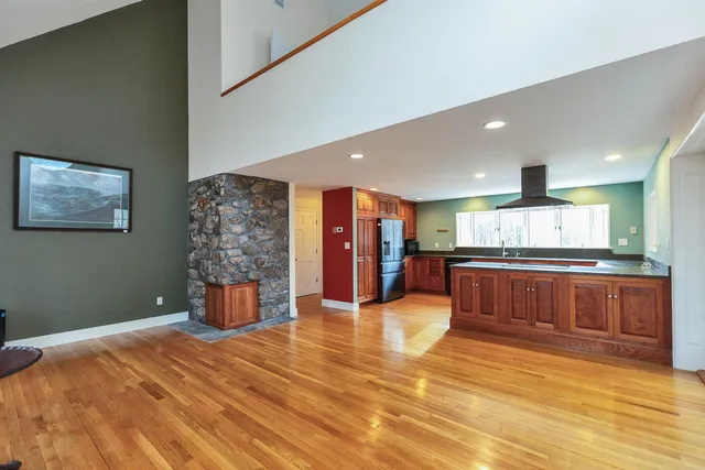 $985,000 | 6 Mottau Drive, Lyndeborough, NH 03082