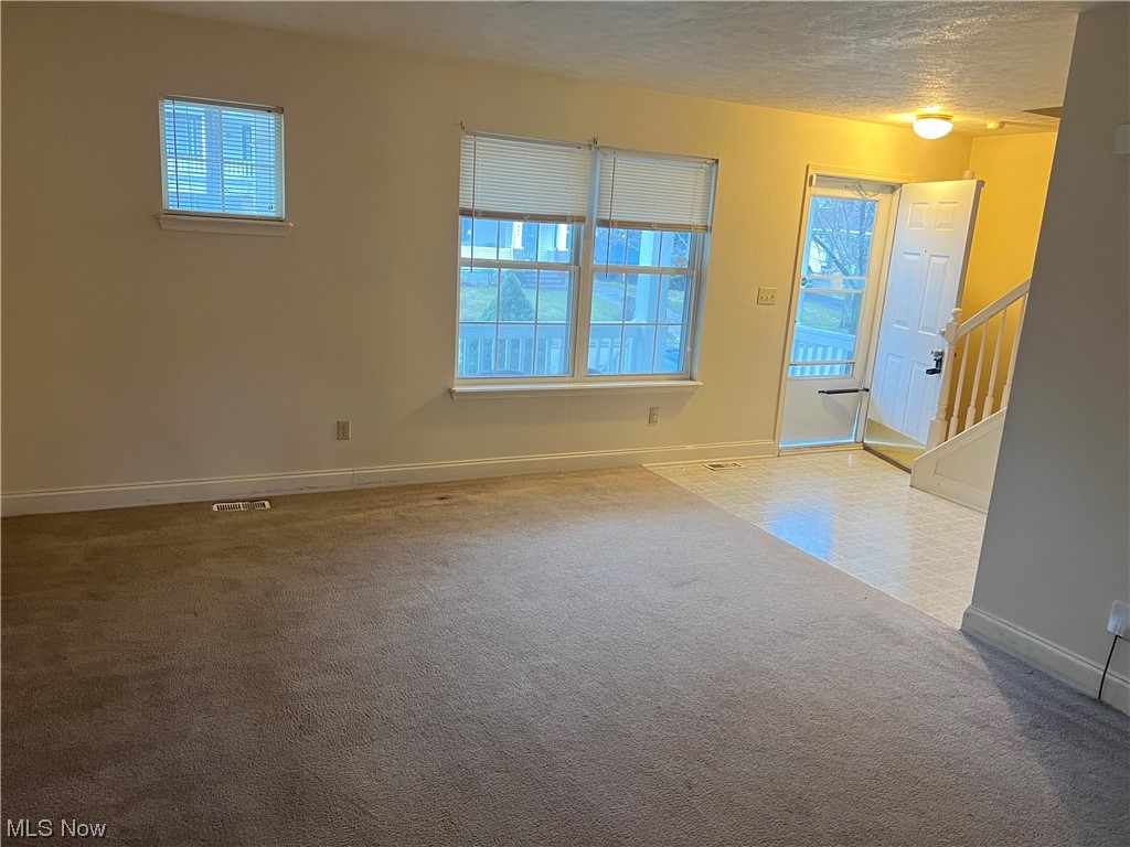 853 Helmsdale Road Cleveland, OH 44112 - Photo 3 of 15