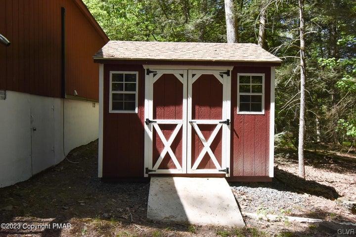 1239 Glenbrook Road Bartonsville, PA 18321 - Photo 2 of 32 a view of small space