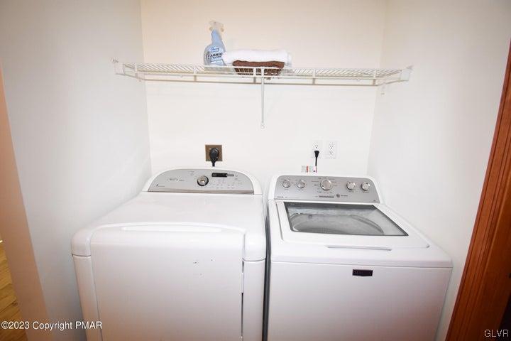 1239 Glenbrook Road Bartonsville, PA 18321 - Photo 23 of 32 a utility room with dryer and washer