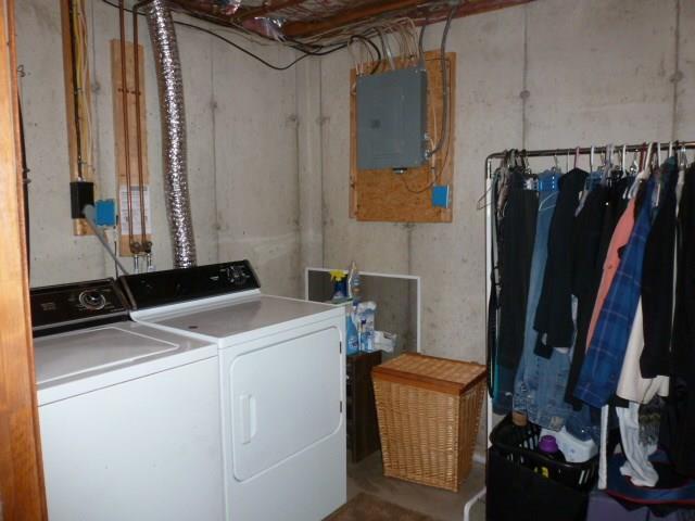 22 Mousam Ridge Road Kennebunk, ME 04043 - Photo 15 of 26 The laundry room is located in the...