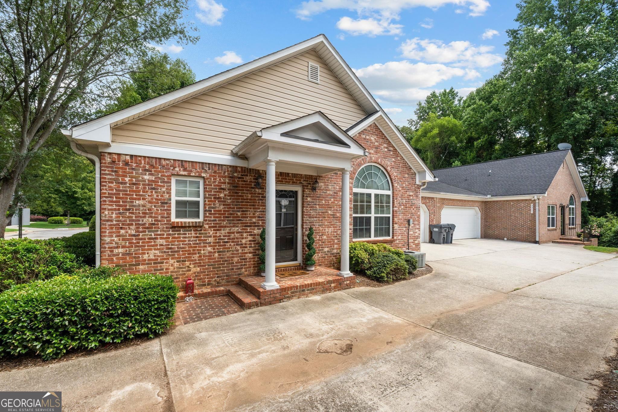 3309 Raes Creek Road Marietta, GA 30008 - Photo 4 of 40