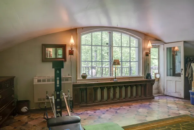 $900,000 | 79 Summit Drive, New Boston, NH 03070