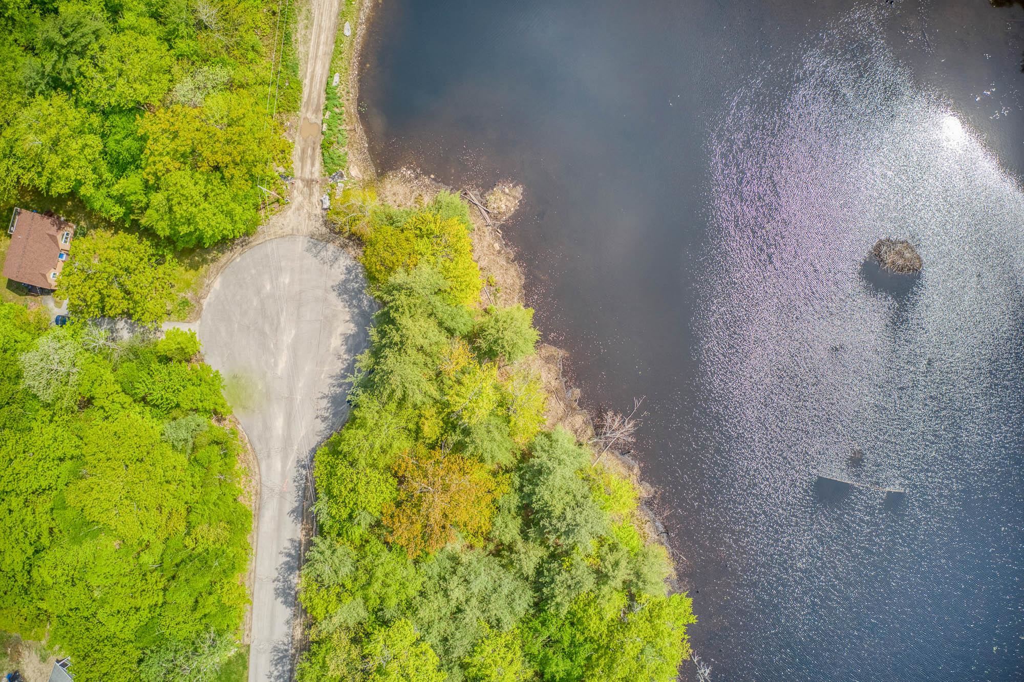 79 Summit Drive New Boston, NH 03070 - Photo 4 of 19