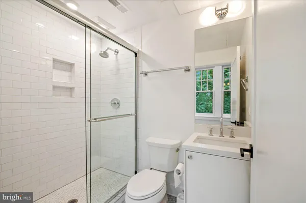 $4,200 | 2869 28th Street Northwest, Unit 104, Washington, DC 20008