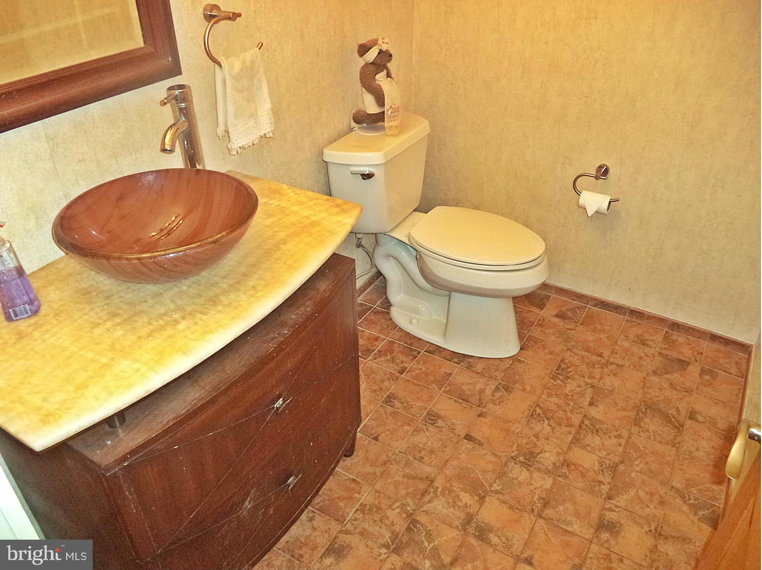 360 Jones Station Road Arnold, MD 21012 - Photo 13 of 30 Main-Level LUXURIOUS BATH pleases !